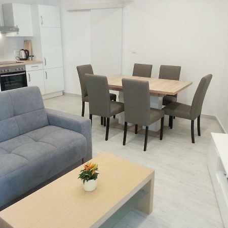 Apartment Rika Omis Ngoại thất bức ảnh